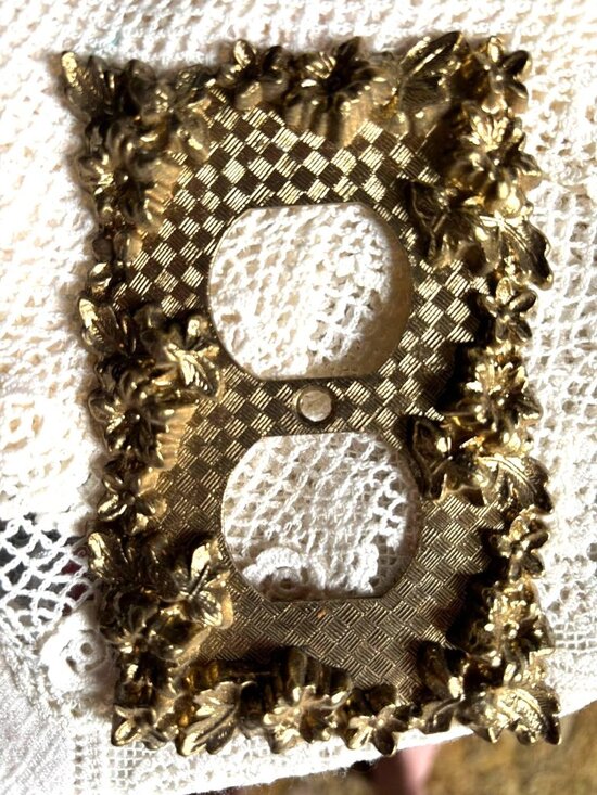 Amer Tack & Hdwe Other - Vintage Fancy Double Outlet Cover Plate 1968 Amer Tack & Hdwe Gold Floral